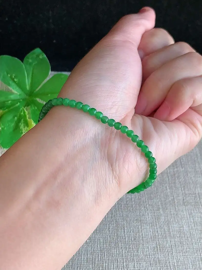 a货翡翠老坑冰种满绿圆珠小米珠手串  尺寸3mm 重量4.32g 1121