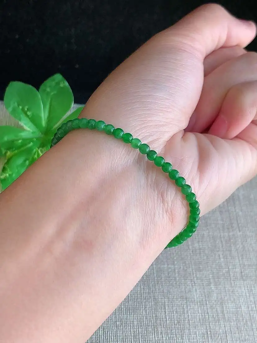 a货翡翠老坑冰种满绿圆珠小米珠手串  尺寸3mm 重量4.32g 1121
