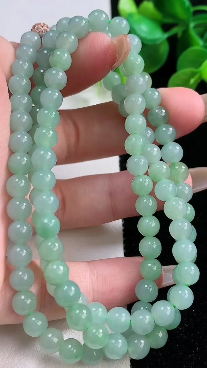 天然A货翡翠圆珠项链，尺寸6-108颗，重:37.44g
11月22日