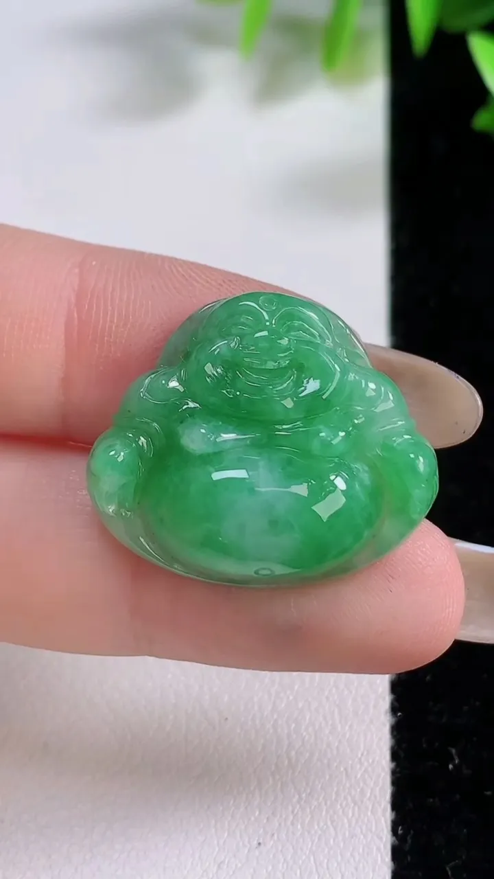 天然A货翡翠佛公吊坠，尺寸25-21-7，重:5.46g
11月22日