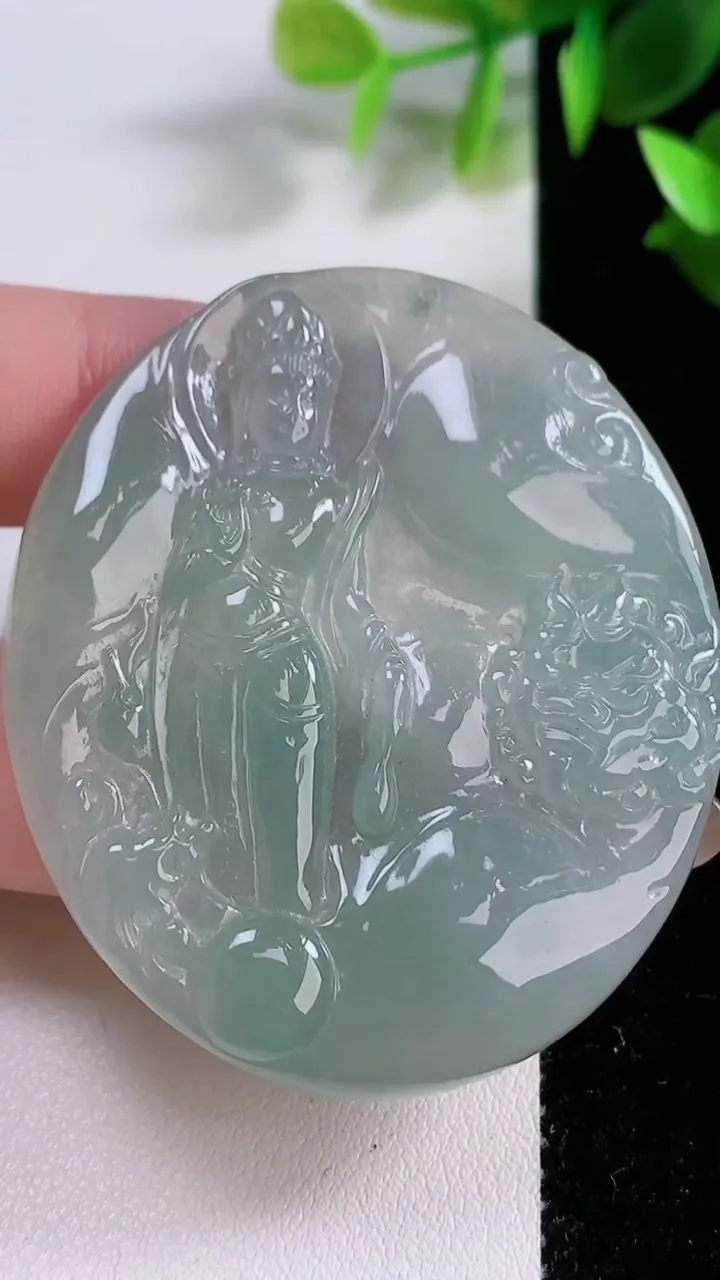 天然A货翡翠文殊菩萨吊坠，尺寸52.5-45-4.6，重:21.81g
11月22日