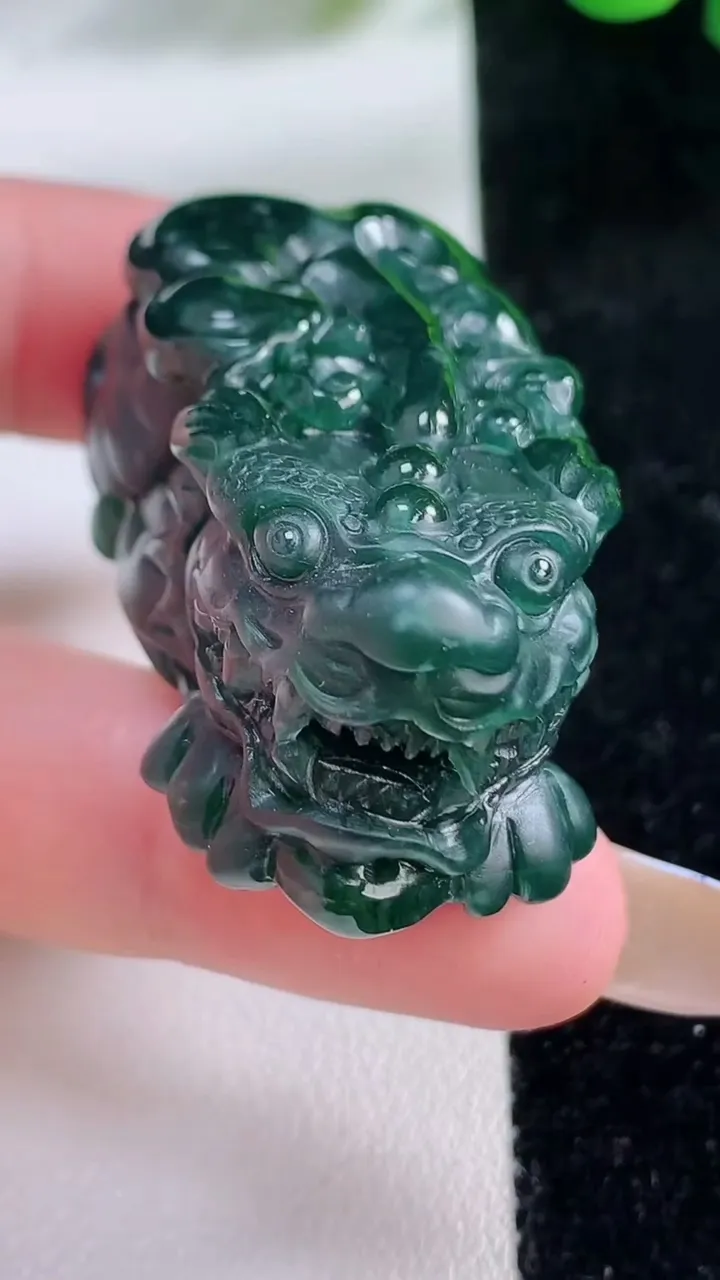 天然A货翡翠貔貅吊坠，尺寸45-23-20，重:47.40g
11月22日