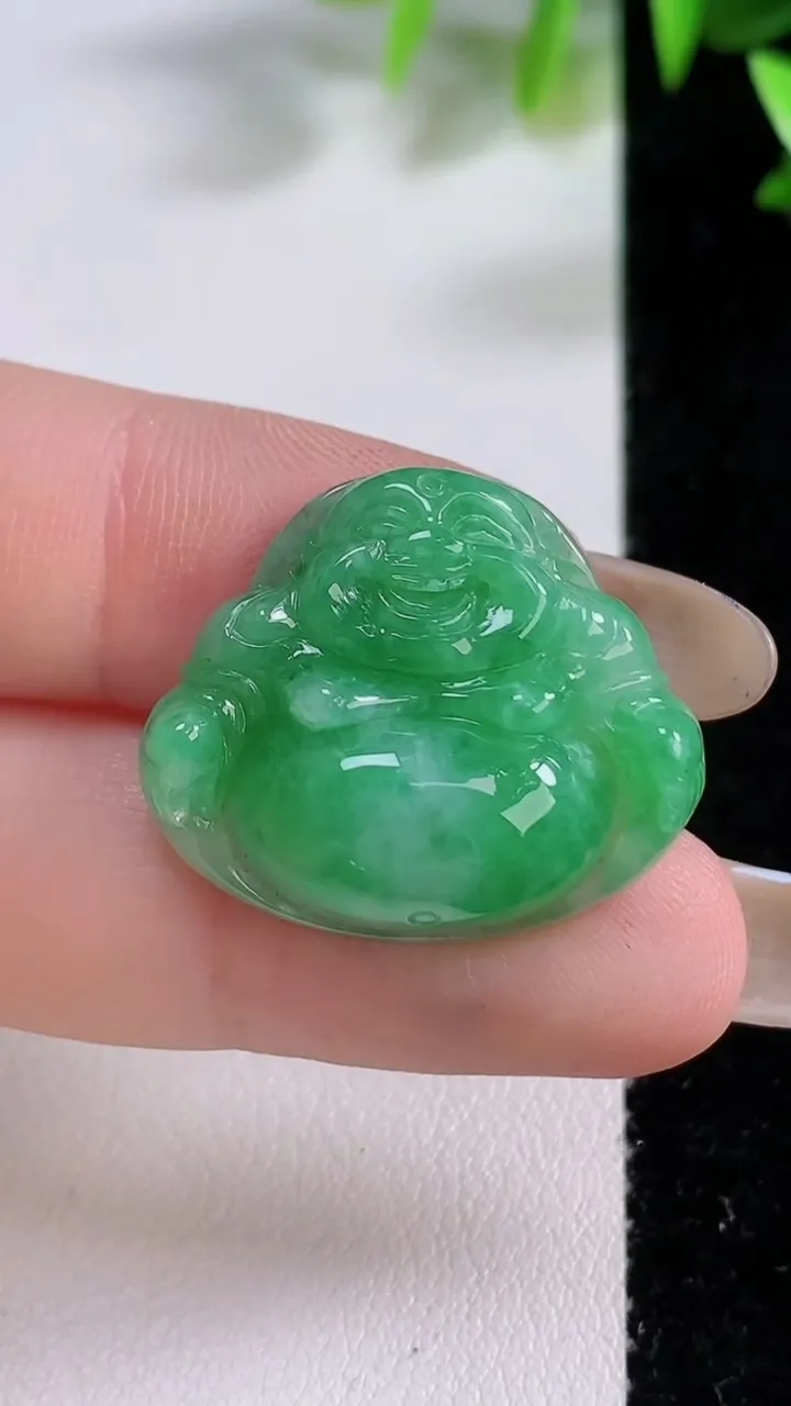 天然A货翡翠佛公吊坠，尺寸25-21-7，重:5.46g
11月22日