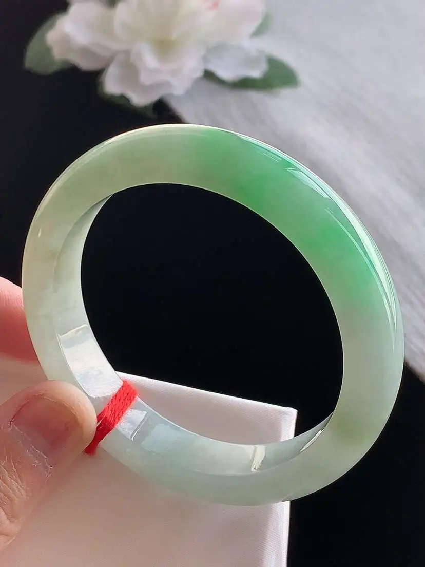 a货翡翠老坑冰种飘绿正装正圈手镯54-55圈口，尺寸54.6×11.8×8.3mm 1121