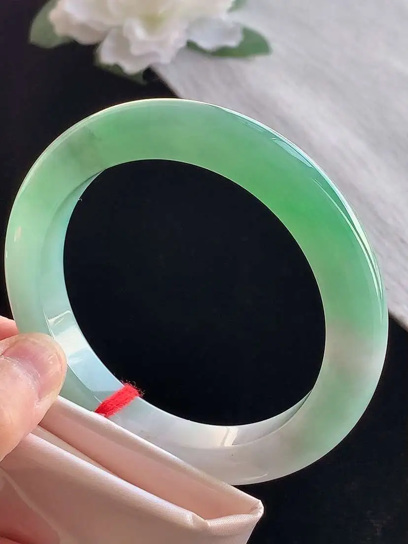 a货翡翠老坑冰种飘绿厚装正装正圈手镯60-61大圈口  尺寸60.8×11×10.8mm 1121