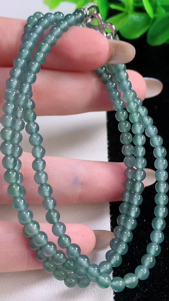 天然A货翡翠小米珠项链，尺寸4-150颗，重:17.46g11月22日
工厂直销收藏佳品,种好水足，色泽均匀，有种有色，上手高大气！