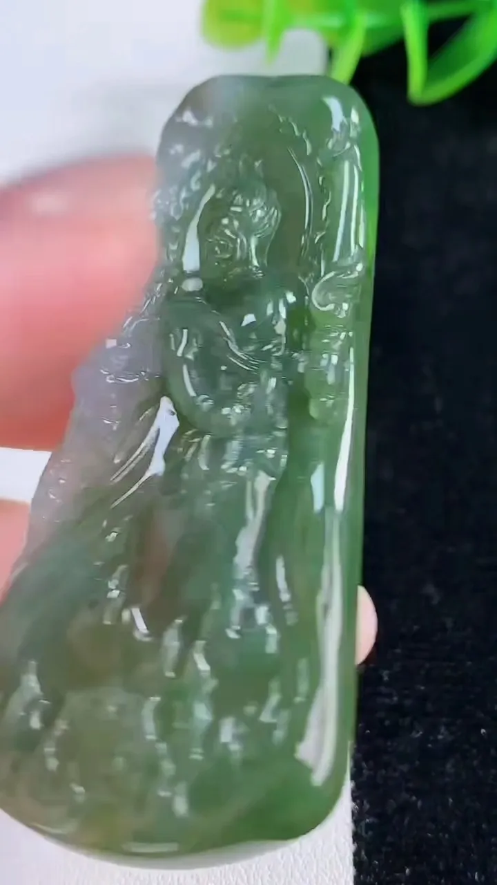 天然A货翡翠祥龙不动明王吊坠，尺寸70.3-31.2-6.1，重量:33.45g
11月23日