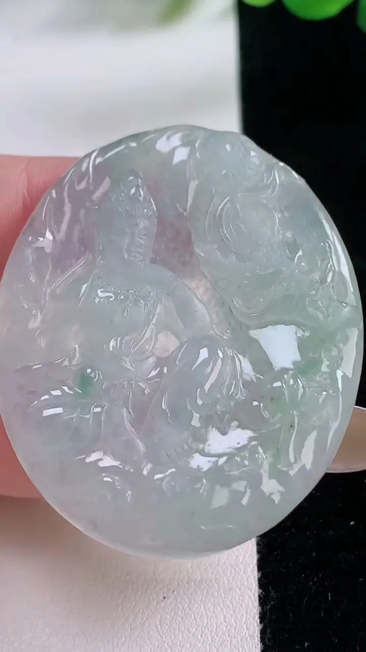 天然A货翡翠祥龙观音菩萨吊坠，尺寸48-39.3-5.2，重:19.71g
11月23日