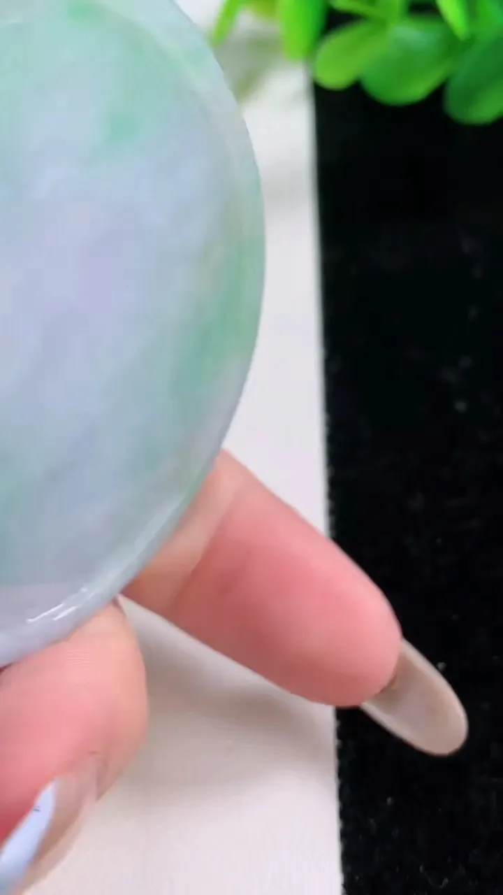 天然A货翡翠凤凰吊坠，尺寸56.1-13.4，重:68.14g
11月23日