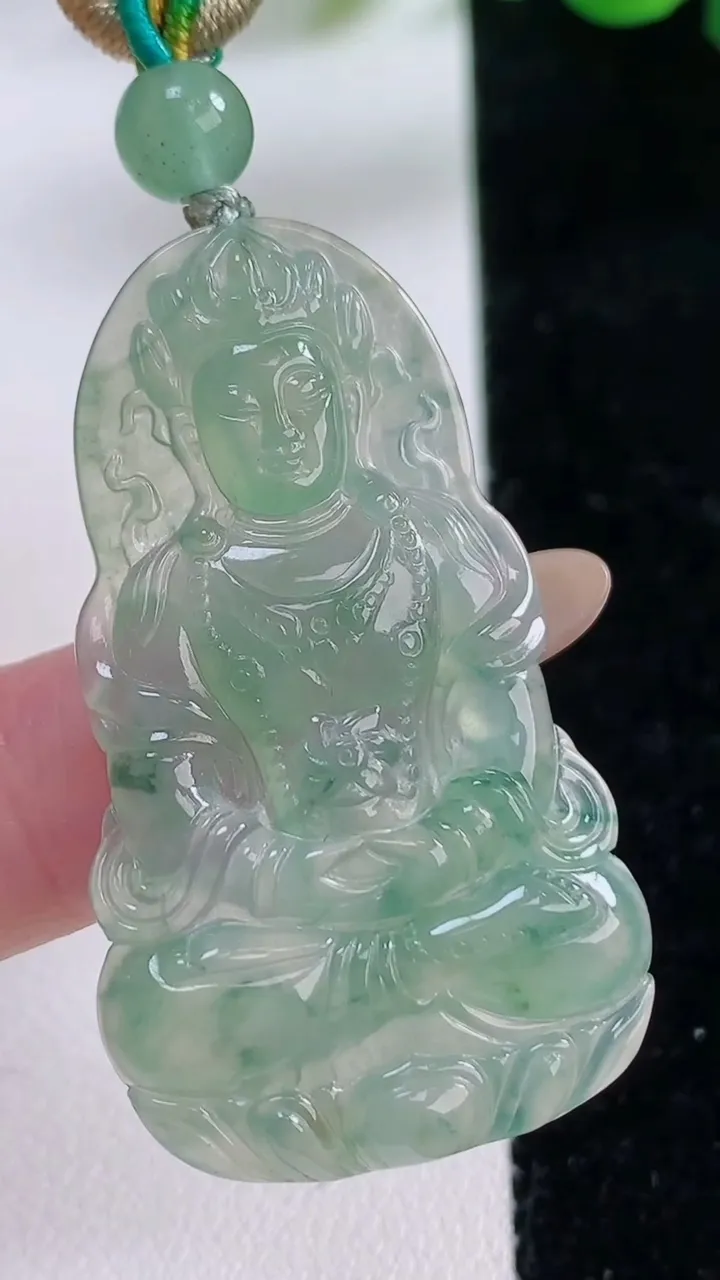 天然A货翡翠冰种飘花度母观音菩萨吊坠，尺寸43.6-25.6-4.5，重:8.25g
11月23日
