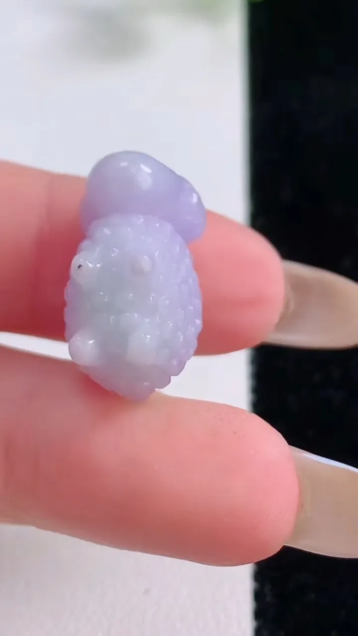 天然A货翡翠紫罗兰生肖羊吊坠，尺寸19.2-11.3-13.6，重量:5.06g
11月23日