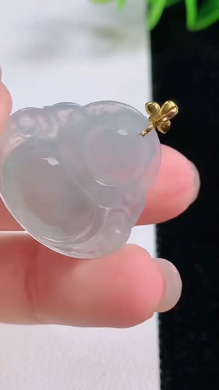 天然A货翡翠佛公吊坠，尺寸24-27-4.6，重量:4.53g
11月23日