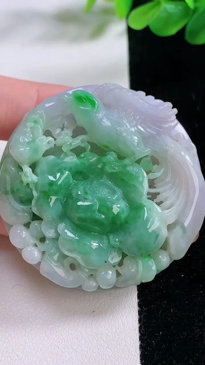 天然A货翡翠凤凰吊坠，尺寸50.5-13，重:54.33g
11月23日