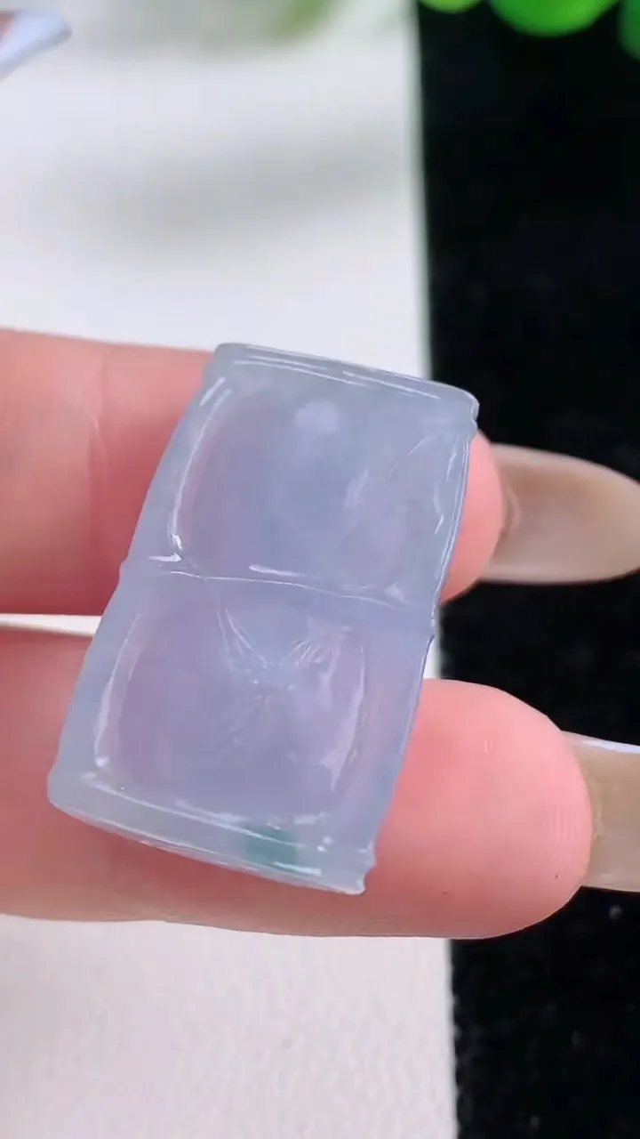 天然A货翡翠紫罗兰节节高升 竹节吊坠，尺寸26-17-6.6，重:6.24g
11月23日