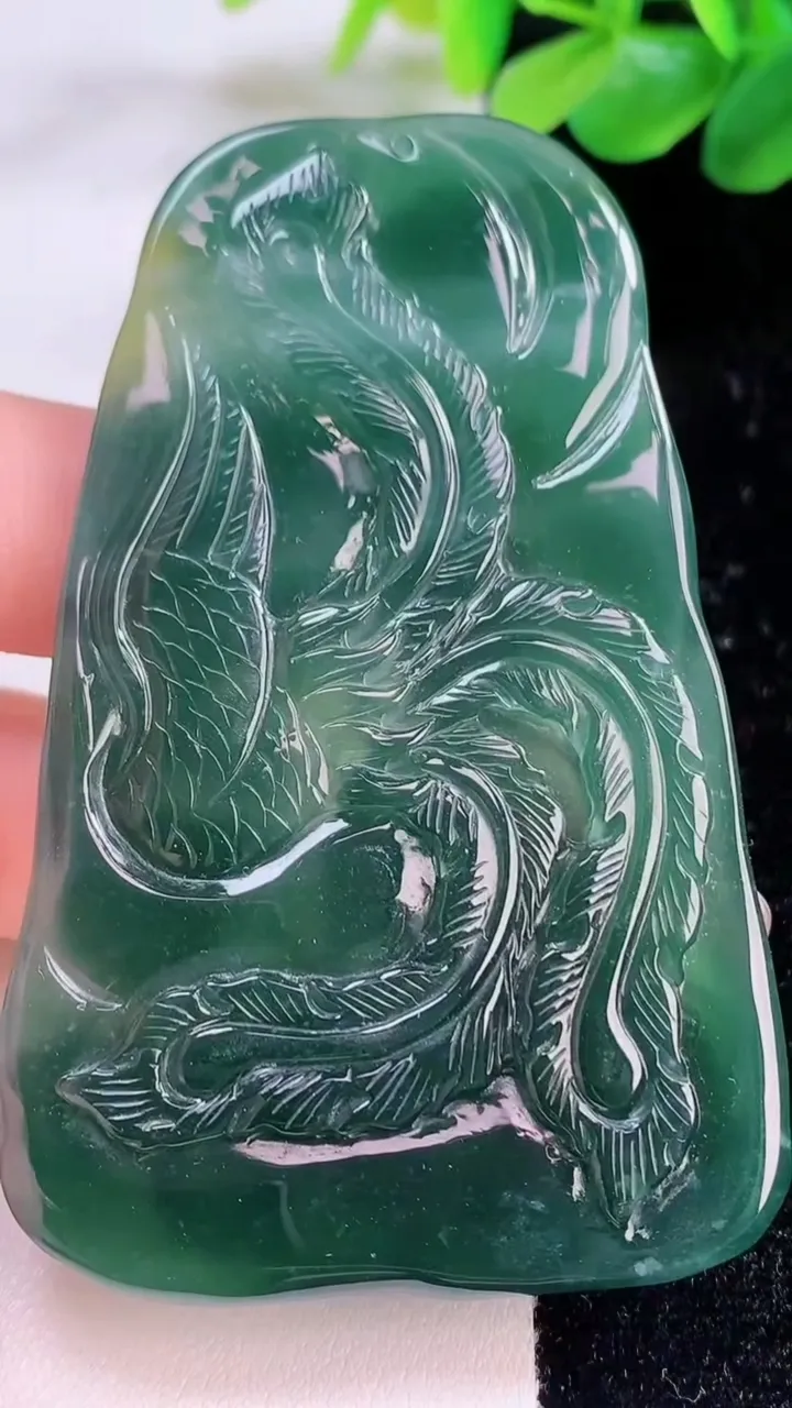 天然A货翡翠蓝水双彩凤凰观音菩萨吊坠，尺寸73-46.6-8.2，重:45.88g
11月23日