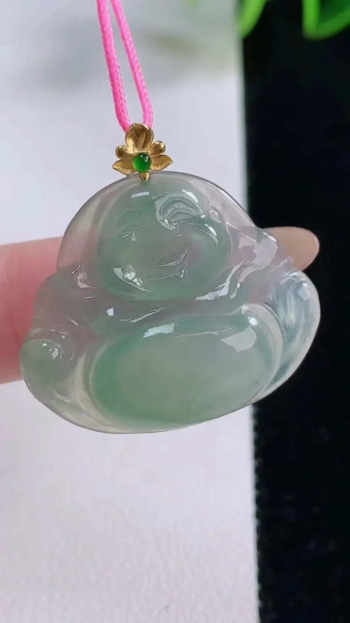 天然A货翡翠佛公吊坠，尺寸24.3-28.7-4.5，重量:4.64g
11月23日