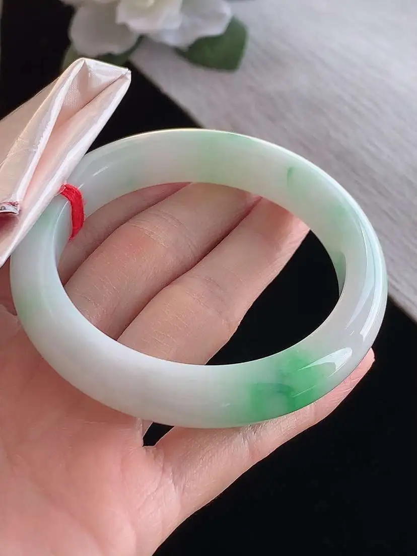 a货翡翠老坑冰种飘绿正装正圈手镯56-57圈口  尺寸56.5×11.3×8.8mm 1122