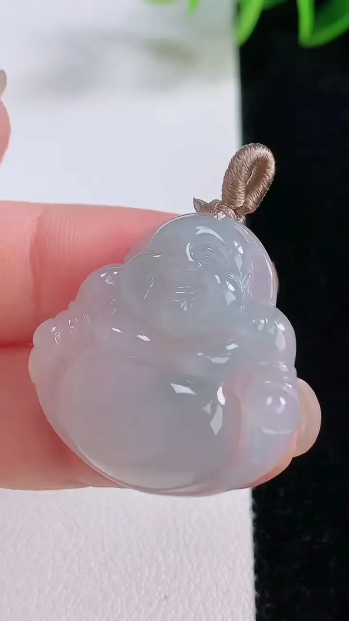 天然A货翡翠佛公吊坠，尺寸28.2-29-5.3，重量:6.78g
11月23日