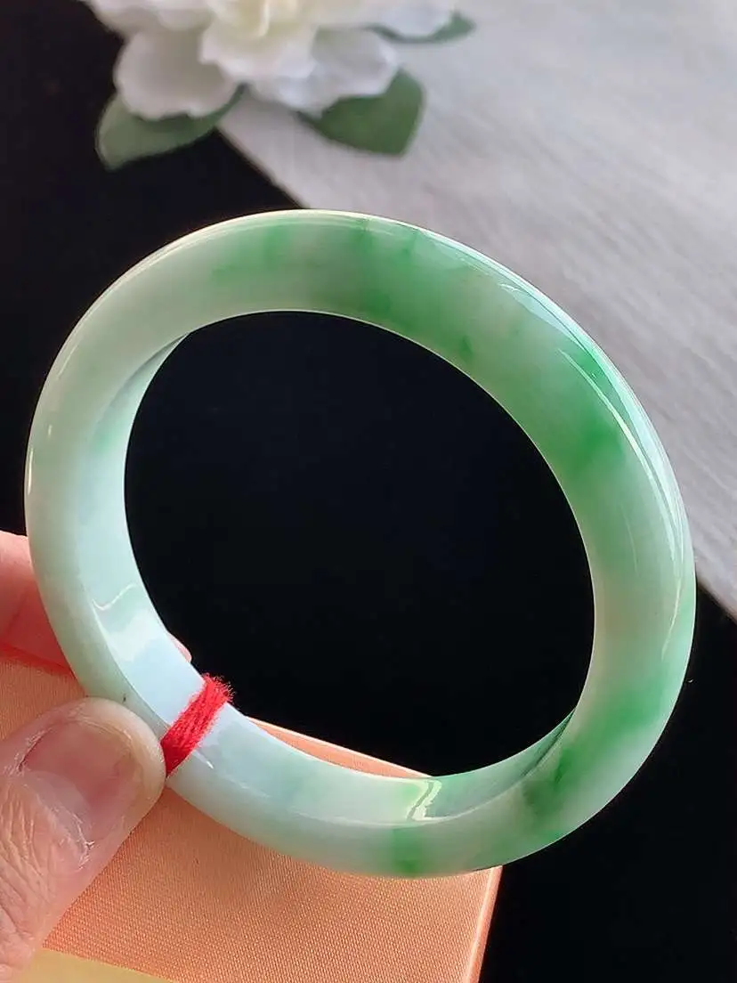 a货翡翠老坑冰种飘绿正装正圈手镯56-57圈口  尺寸56.8×12×8.3mm 1122
