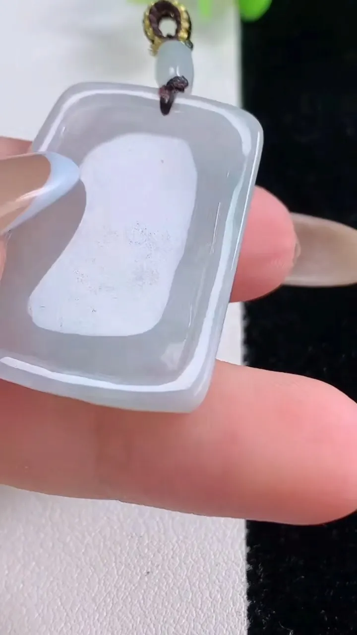 天然A货翡翠文殊菩萨吊坠，尺寸33.6-25-4，重量:7.61g
11月23日