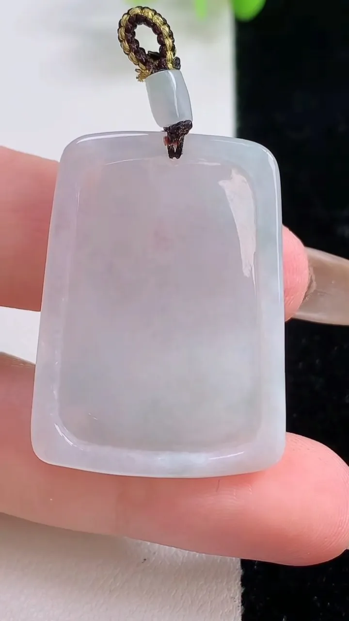 天然A货翡翠文殊菩萨吊坠，尺寸33.6-25-4，重量:7.61g
11月23日