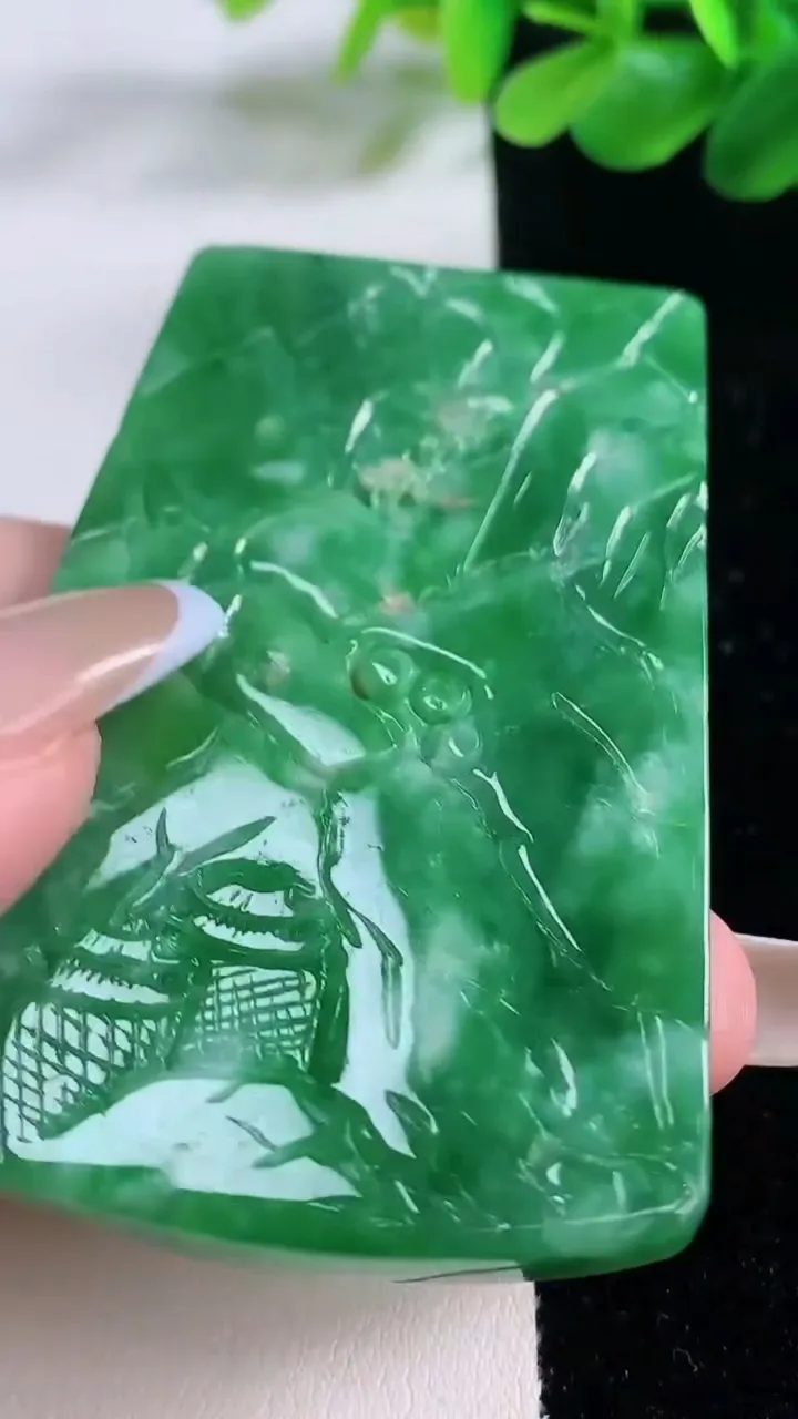 天然A货翡翠山水牌吊坠，尺寸68.2-43.4-6，重:37.76g
11月23日