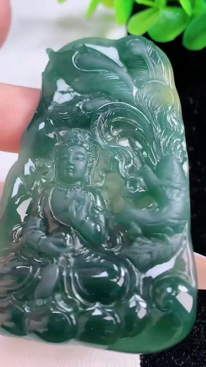 天然A货翡翠蓝水双彩凤凰观音菩萨吊坠，尺寸73-46.6-8.2，重:45.88g
11月23日