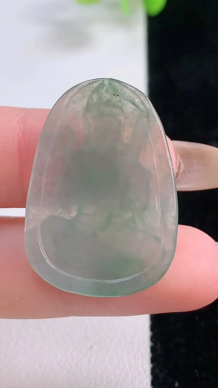 天然A货翡翠虚空藏菩萨吊坠，尺寸31-21-2.5，重量:3.37g
11月23日