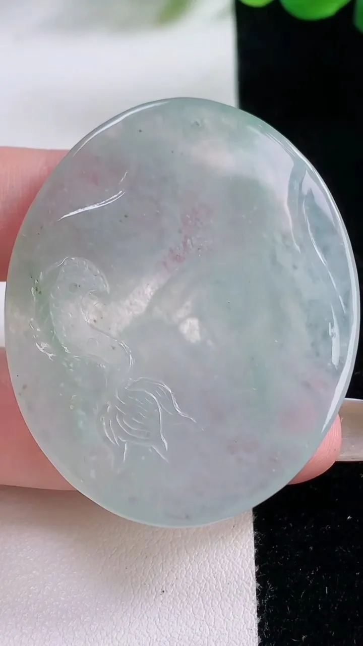 天然A货翡翠祥龙观音菩萨吊坠，尺寸48-39.3-5.2，重:19.71g
11月23日