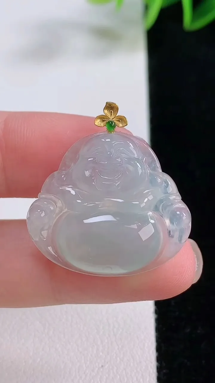 天然A货翡翠佛公吊坠，尺寸24-27-4.6，重量:4.53g
11月23日