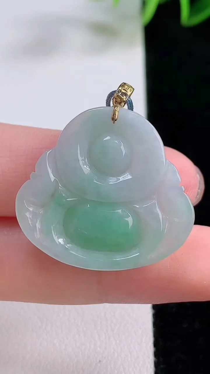 天然A货翡翠佛公吊坠，尺寸26.5-28.8-5.6，重量:6.09g
11月23日