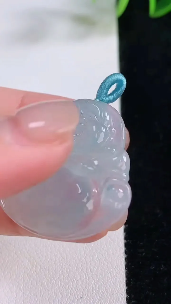 天然A货翡翠佛公吊坠，尺寸306-33.6-5.4，重量:8.44g
11月23日