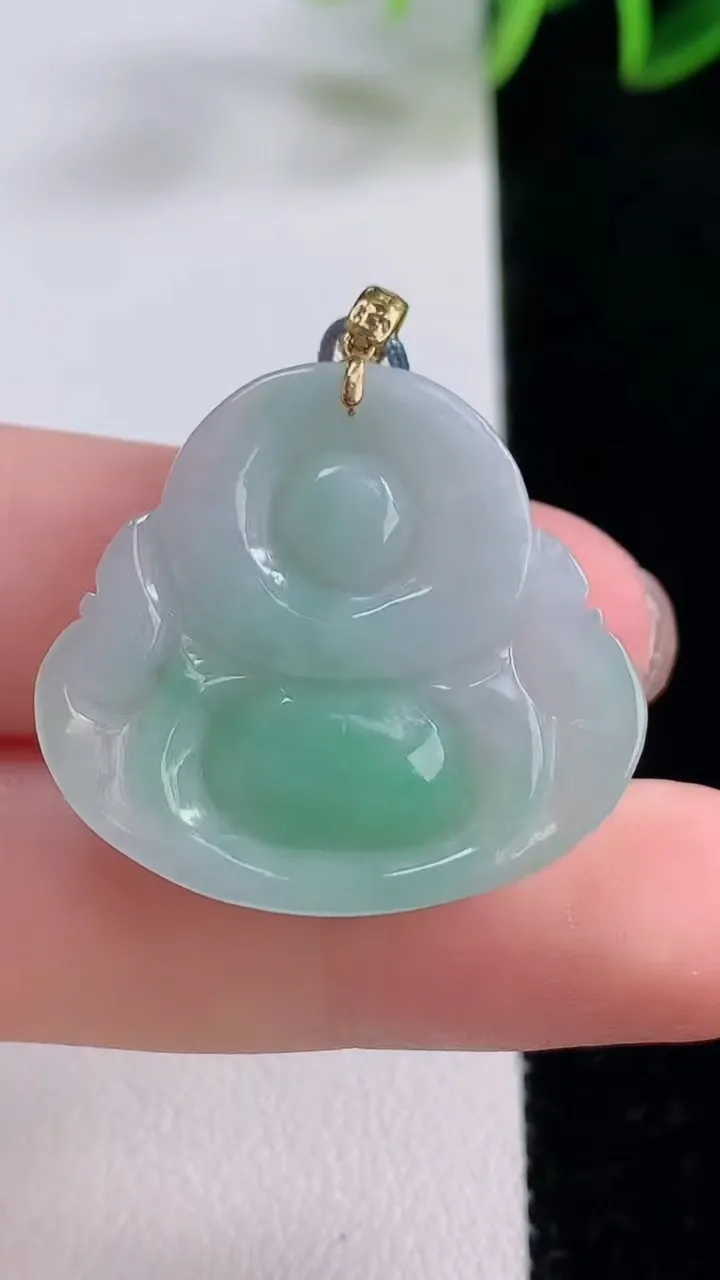 天然A货翡翠佛公吊坠，尺寸26.5-28.8-5.6，重量:6.09g
11月23日