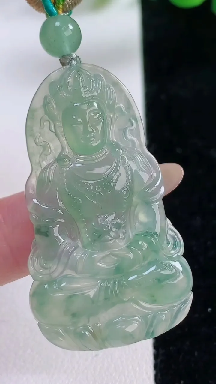 天然A货翡翠冰种飘花度母观音菩萨吊坠，尺寸43.6-25.6-4.5，重:8.25g
11月23日