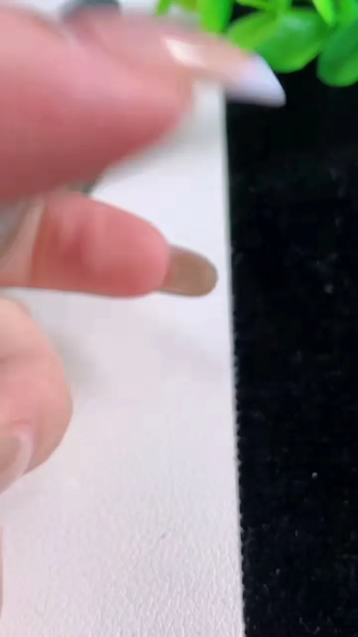 天然A货翡翠千手观音菩萨吊坠，尺寸54.9-5.2，重:29.83g
11月23日