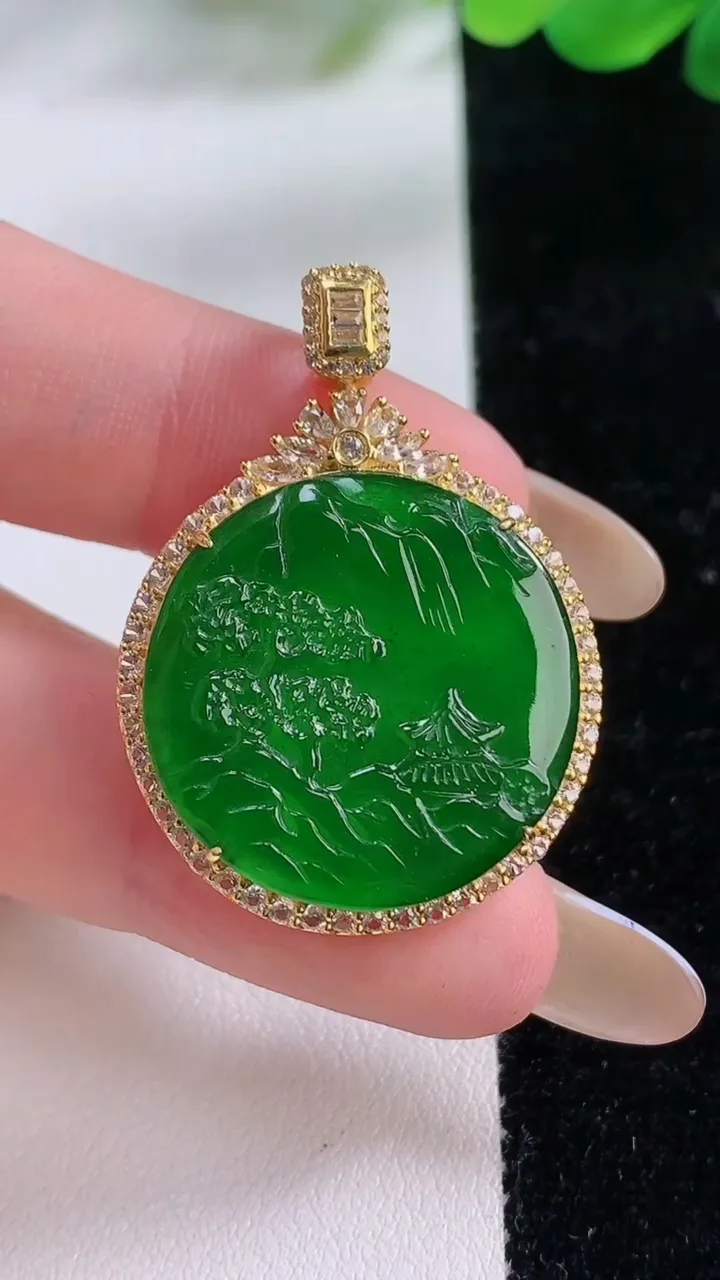 天然A货翡翠山水牌吊坠，尺寸23.4，重:7.49g
11月23日