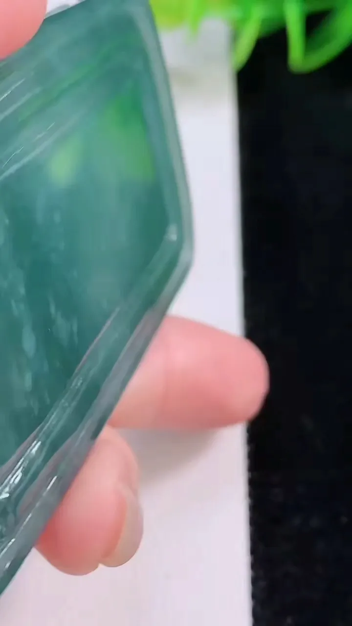 天然A货翡翠阿弥陀佛吊坠，尺寸66.6-41.6-6.7，重量:46.47g
11月23日