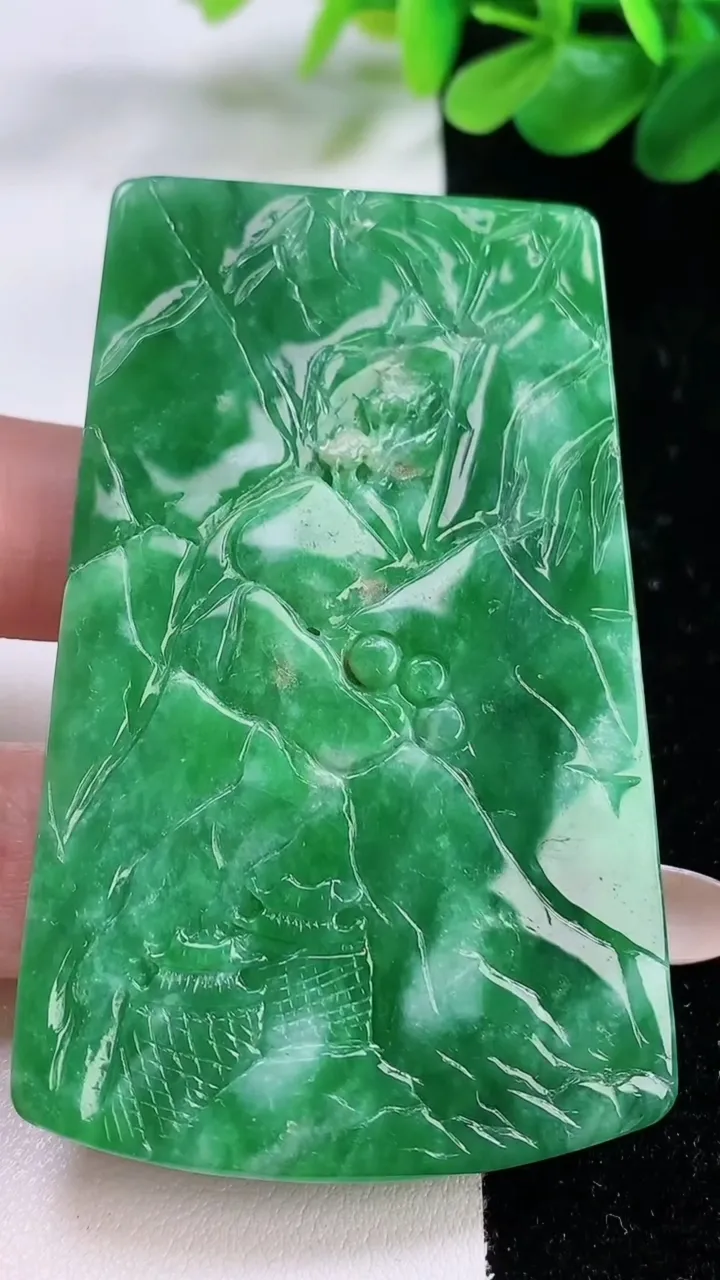天然A货翡翠山水牌吊坠，尺寸68.2-43.4-6，重:37.76g
11月23日