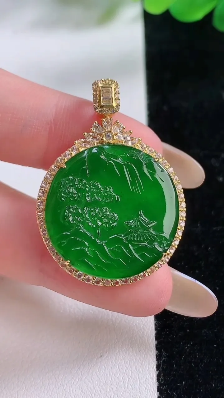 天然A货翡翠山水牌吊坠，尺寸23.4，重:7.49g
11月23日