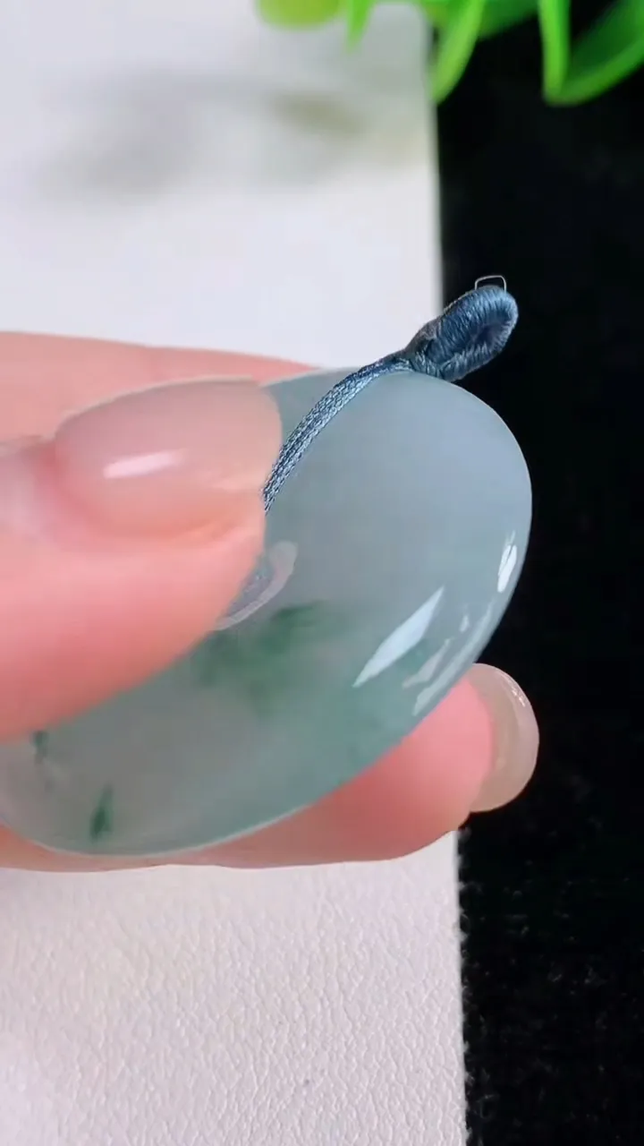 天然A货翡翠平安扣吊坠，尺寸36.2-6，重量:17.36g
11月23日