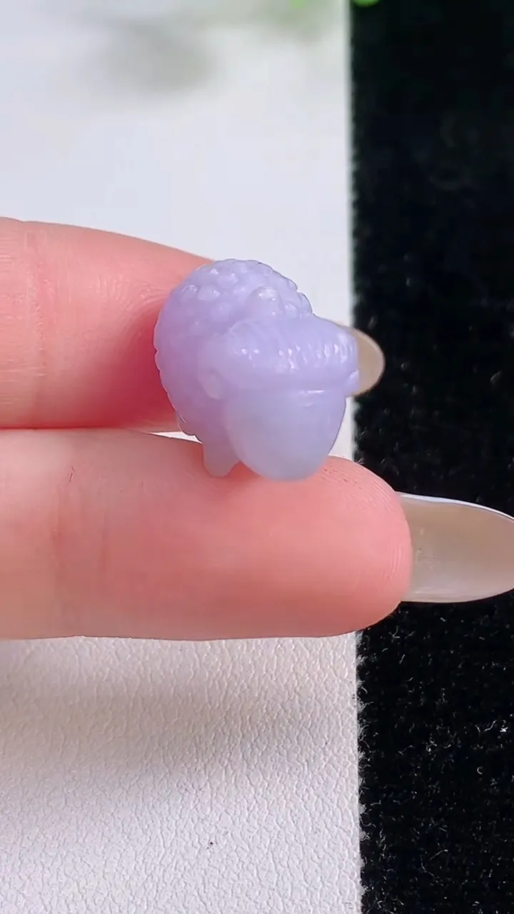 天然A货翡翠紫罗兰生肖羊吊坠，尺寸19.2-11.3-13.6，重量:5.06g
11月23日