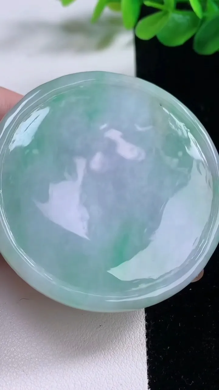 天然A货翡翠凤凰吊坠，尺寸56.1-13.4，重:68.14g
11月23日