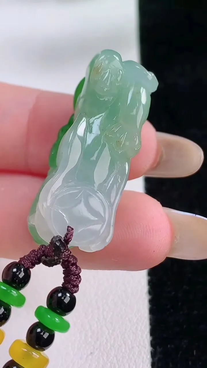 天然A货翡翠貔貅吊坠，尺寸30.8-14.8-10.5，重:11.09g
11月23日