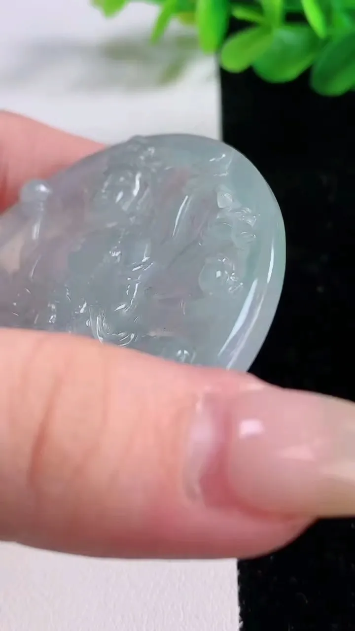 天然A货翡翠千手观音吊坠，尺寸58-6.5，重:35.63g
11月23日