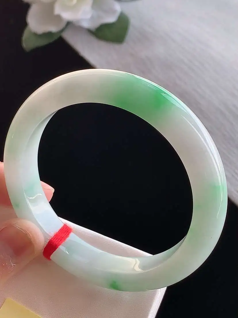 a货翡翠老坑冰种飘绿正装正圈手镯56-57圈口  尺寸56.5×11.3×8.8mm 1122