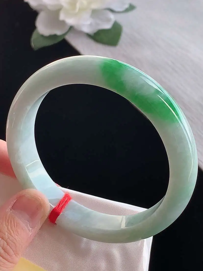 a货翡翠老坑冰种飘绿正装正圈手镯60-61大圈口  尺寸60×12.8×8.6mm 1122