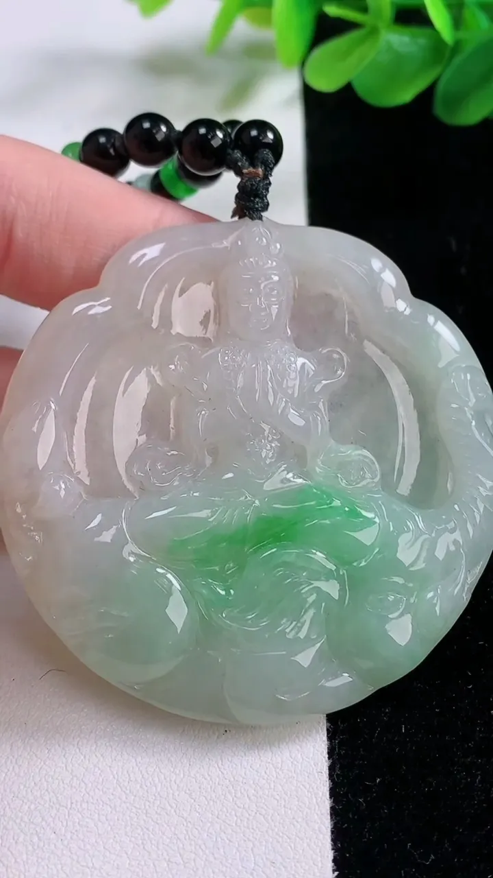 天然A货翡翠普贤菩萨吊坠，尺寸54.5-54.8-6.5，重:35.94g
11月23日