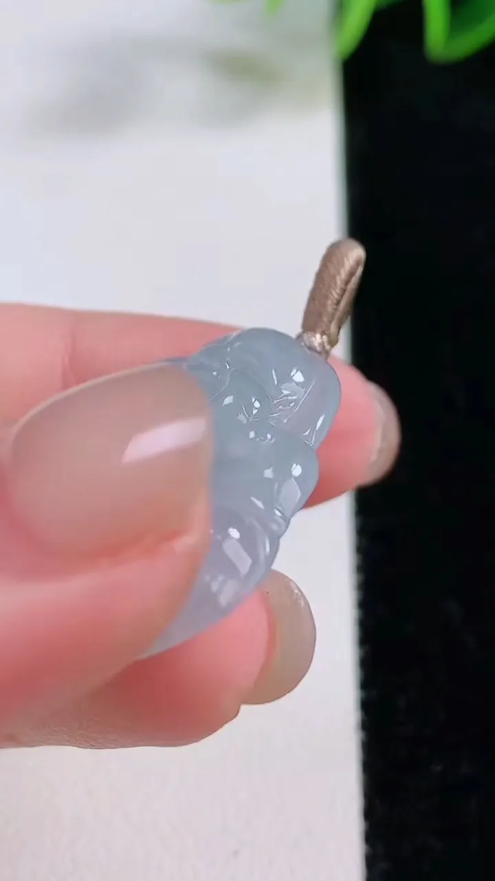 天然A货翡翠紫罗兰佛公吊坠，尺寸29.7-31-5.9，重量:8.28g
11月23日