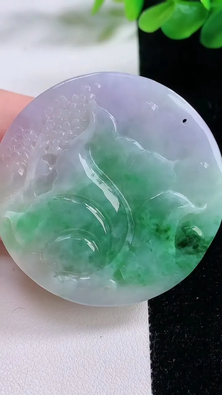 天然A货翡翠凤凰吊坠，尺寸50.5-13，重:54.33g
11月23日