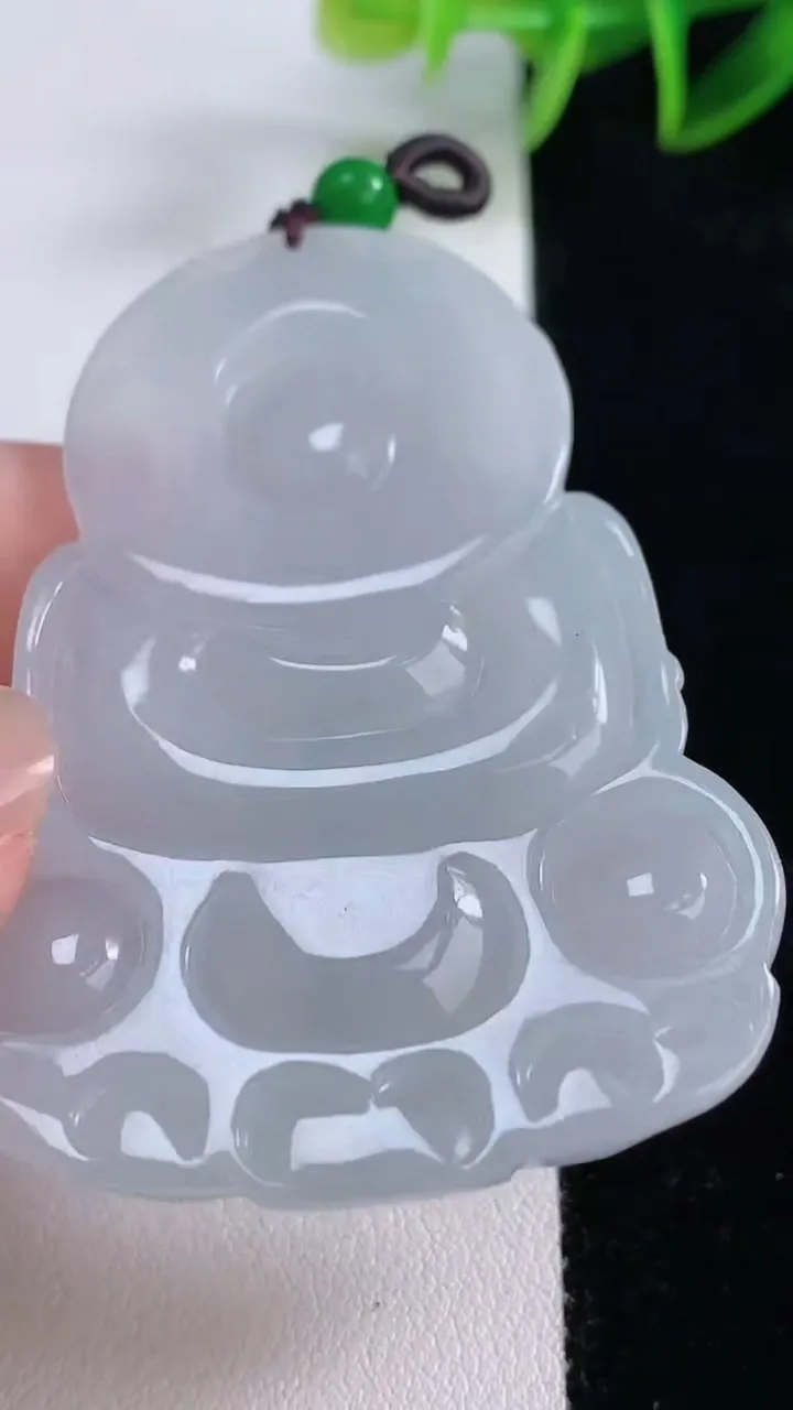 天然A货翡翠观音菩萨吊坠，尺寸604-41.6-6，重量:24.93g
11月23日